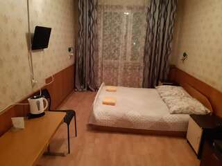 Гостиница Фили Инн Москва Стандартный двухместный номер с 1 кроватью и общей ванной комнатой-1